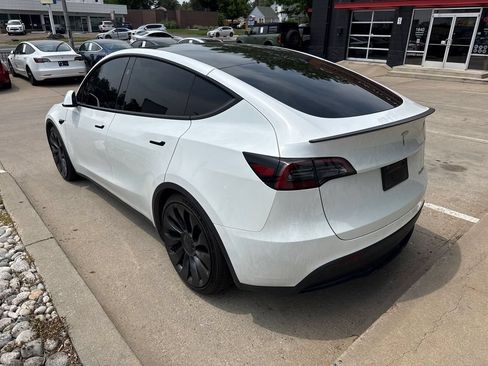 Used 2023 Tesla Model Y Performance AWD/4WD image 4