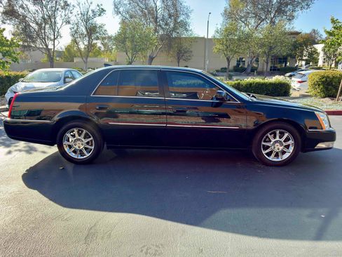 Used 2011 Cadillac DTS Luxury FWD image 7