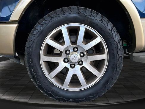 Used 2014 Ford F150 King Ranch w/ King Ranch Luxury Package AWD/4WD image 30