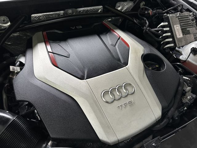 Used 2018 Audi SQ5 Premium Plus w/ S Sport Package AWD/4WD image 34