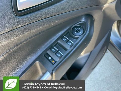 Used 2019 Ford Escape SE image 11