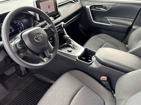 Certified 2025 Toyota RAV4 XLE AWD/4WD image 9