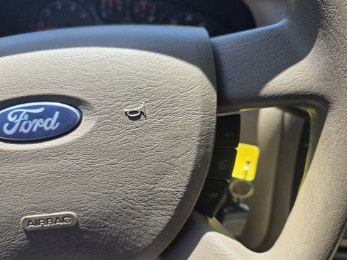 Used 2007 Ford Taurus SE FWD image 20