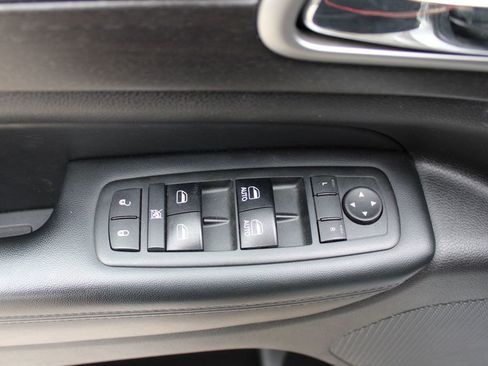 Used 2017 Jeep Grand Cherokee Altitude RWD image 21