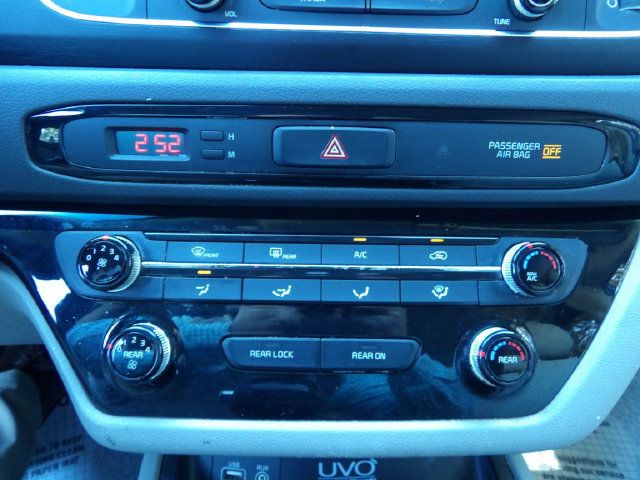 Used 2016 Kia Sedona LX w/ Option Group 020 FWD image 29