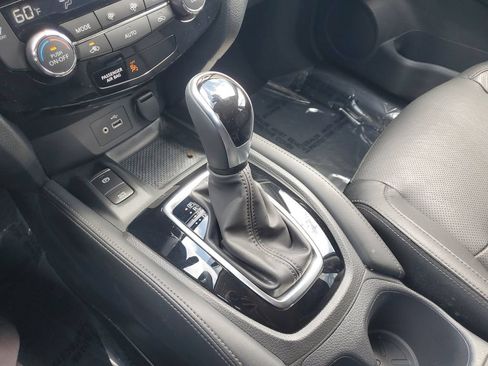 Used 2019 Nissan Rogue SL w/ Premium Package FWD image 30