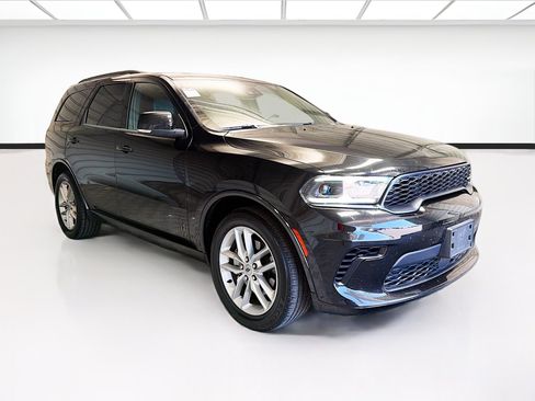 Used 2024 Dodge Durango GT RWD image 3