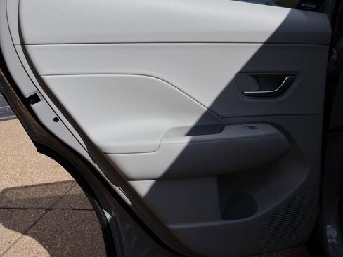 New 2026 Hyundai Kona SEL Premium image 17