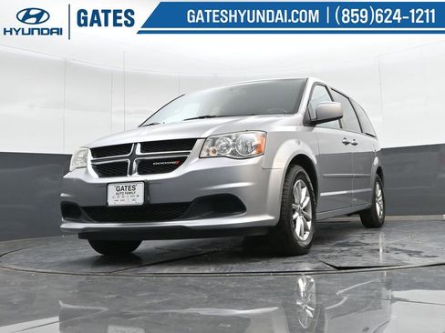 Used 2016 Dodge Grand Caravan SE image 40