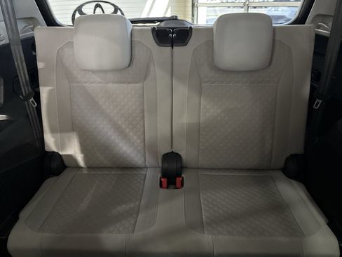 Used 2021 Volkswagen Tiguan S FWD image 23