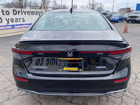 Used 2025 Honda Accord Sport image 3