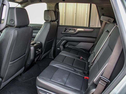 Used 2025 GMC Yukon Elevation w/ LPO, Yukon Black Package AWD/4WD image 24