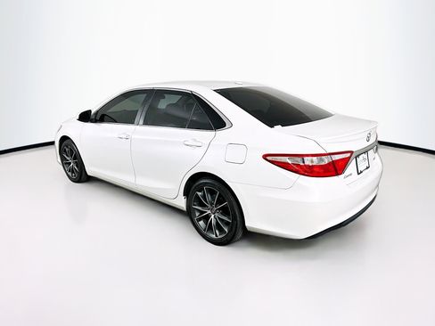 Used 2016 Toyota Camry XSE w/ Moonroof Package FWD image 5