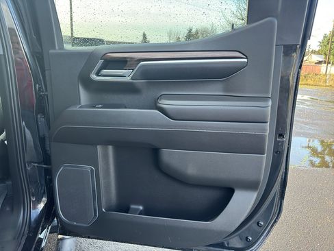 Used 2022 Chevrolet Silverado 1500 LT Trail Boss w/ LPO, Dark Essentials Package image 16