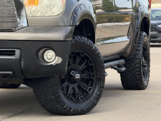 Used 2012 Toyota Tundra 4x4 CrewMax w/ SR5 Pkg image 10