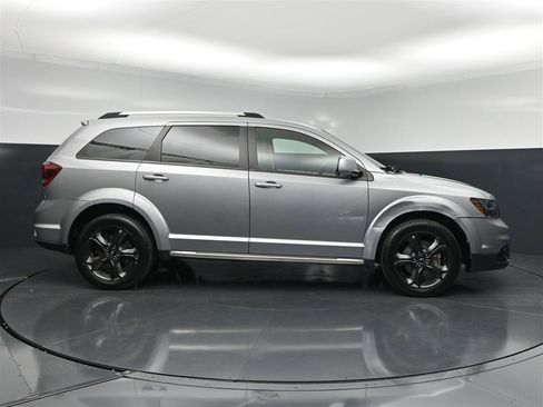 Used 2020 Dodge Journey Crossroad FWD image 4