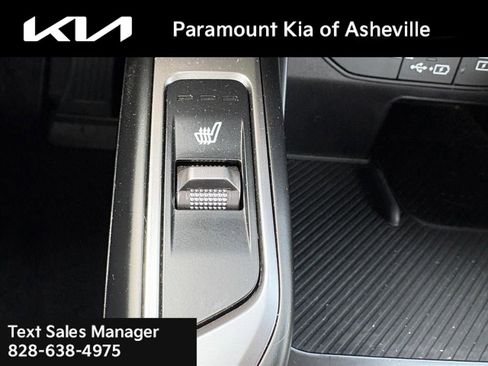 Used 2025 Kia Sorento EX image 15