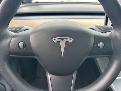 Used 2021 Tesla Model Y Long Range image 27
