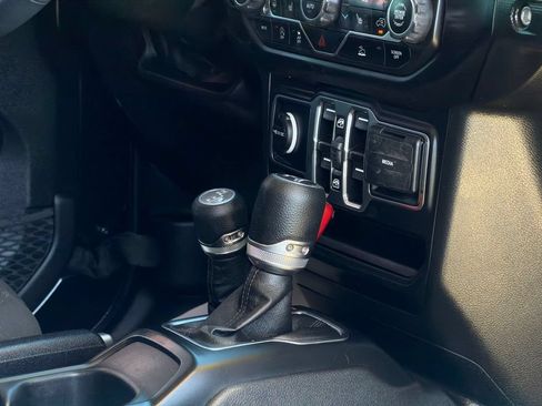 Used 2023 Jeep Wrangler Unlimited Sport AWD/4WD image 26