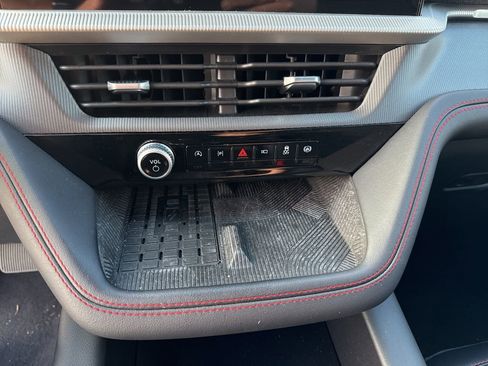 Used 2025 Ford Explorer ST-Line w/ Premium Package image 25