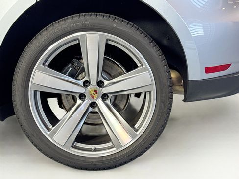 Used 2024 Porsche Macan image 24