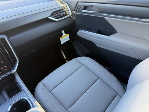 New 2026 GMC Acadia Elevation w/ Elevation Premium Package FWD image 18