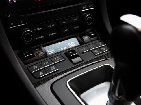 Used 2019 Porsche 911 Carrera 4 image 4