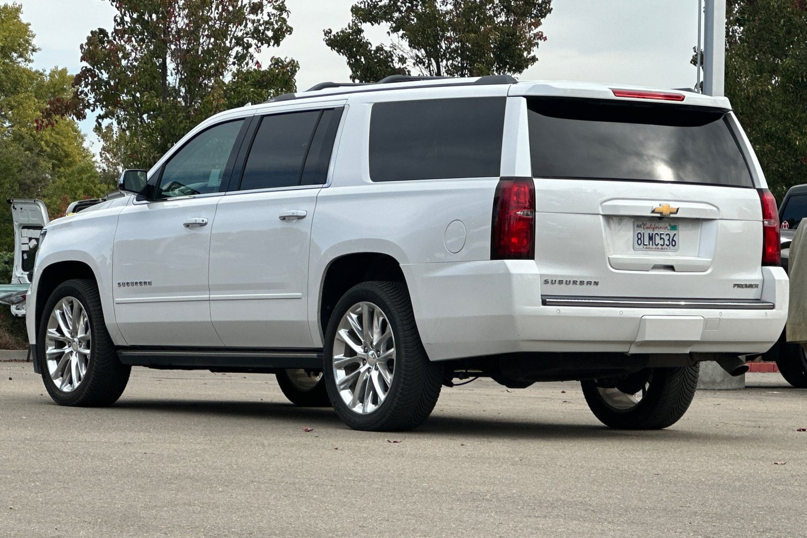 Used 2019 Chevrolet Suburban Premier w/ Premier Plus Edition AWD/4WD image 6