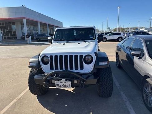 Used 2019 Jeep Wrangler Unlimited Sport AWD/4WD image 2