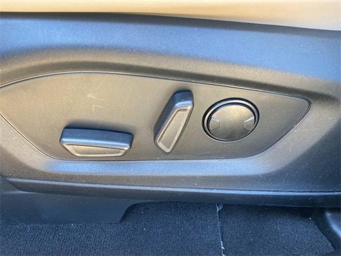 Certified 2022 Ford Explorer XLT w/ Equipment Group 202A image 22