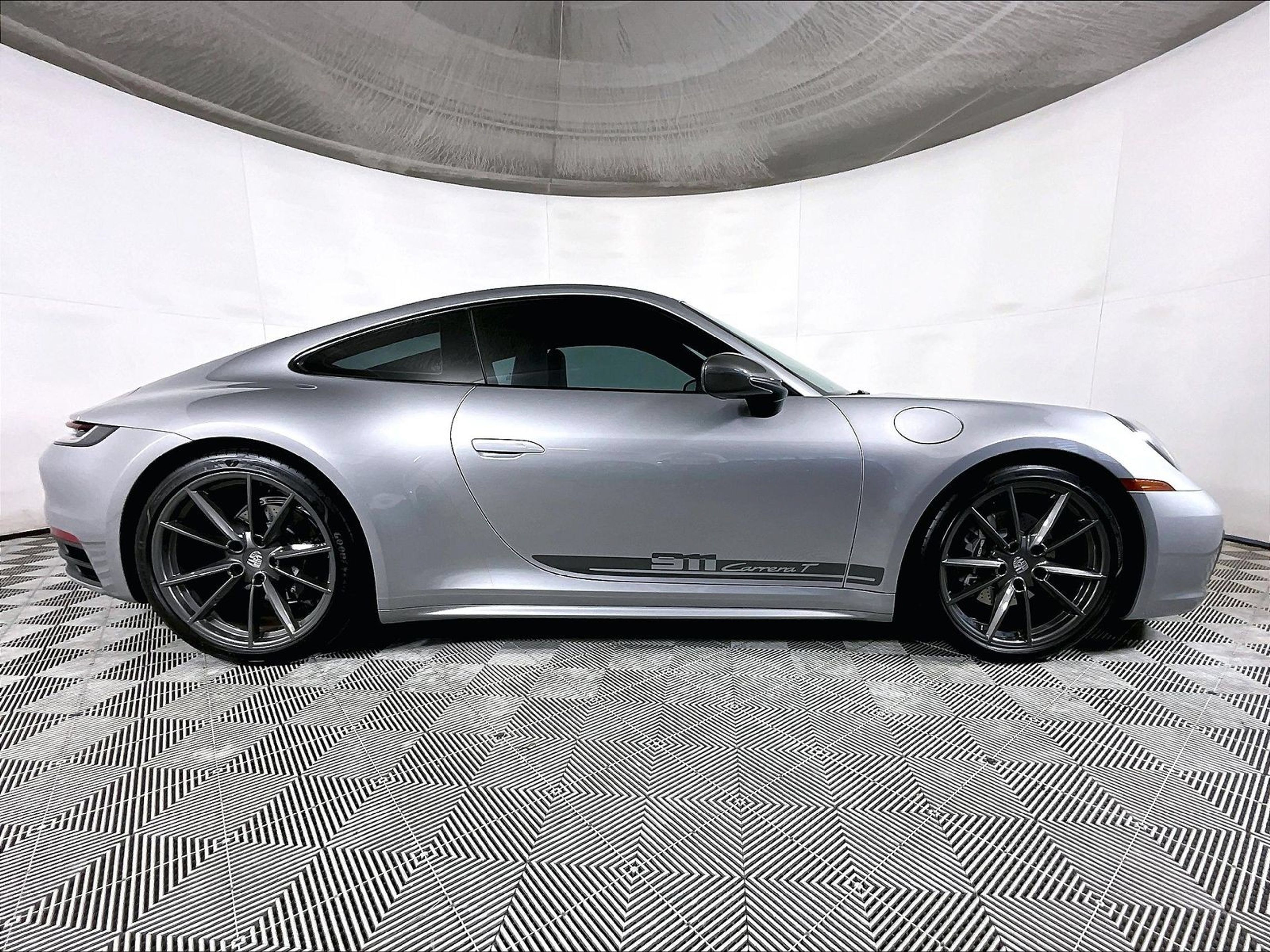Certified 2024 Porsche 911 Carrera T RWD image 8