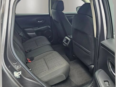 Used 2023 Honda HR-V LX image 9
