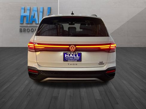 Certified 2025 Volkswagen Taos S AWD/4WD image 5