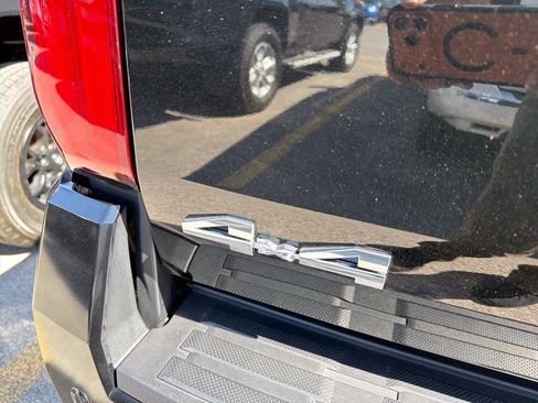 Used 2024 Toyota Tacoma SR5 AWD/4WD image 7