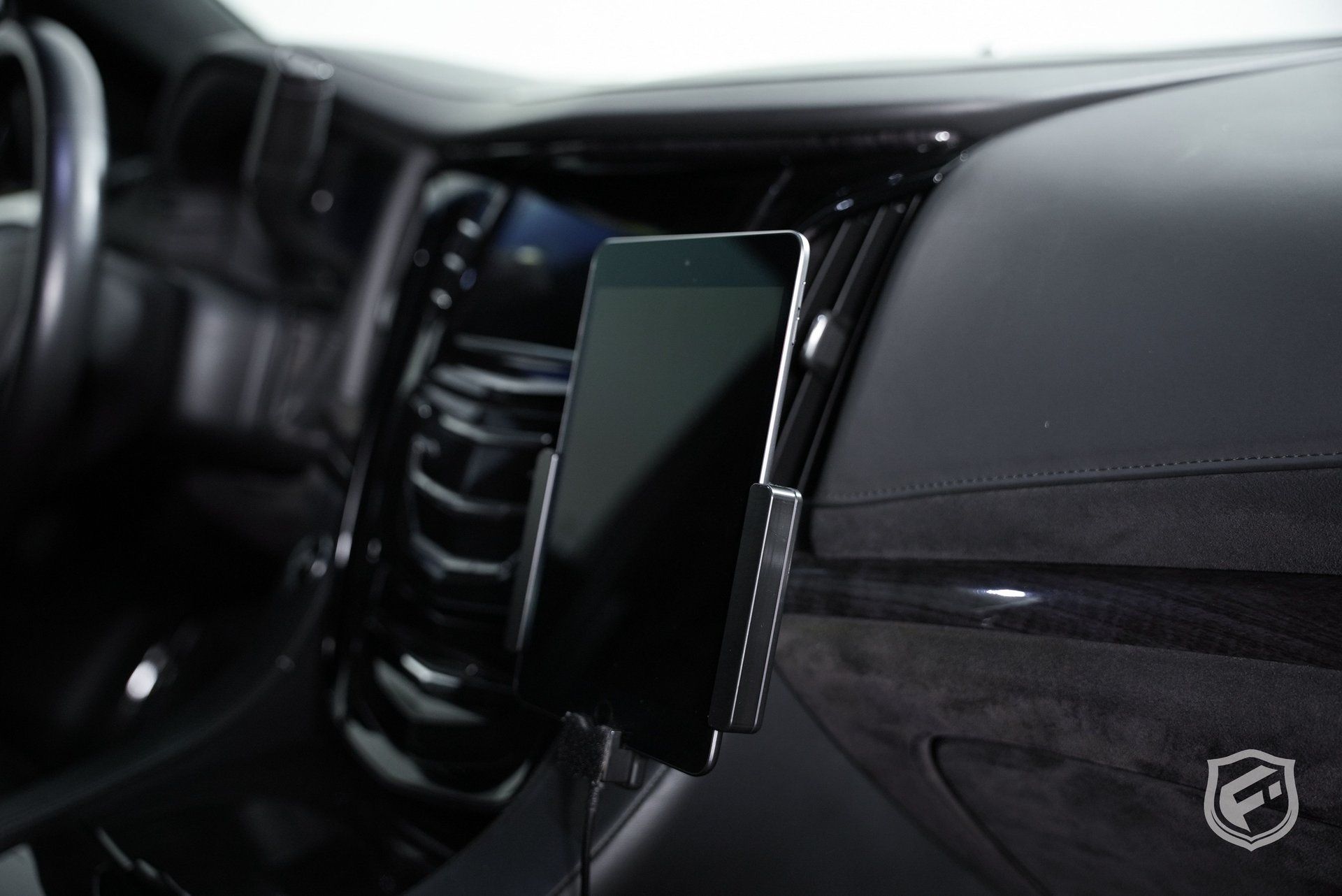 Used 2018 Cadillac Escalade ESV Platinum AWD/4WD image 19