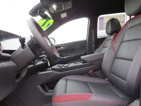 New 2026 Chevrolet Equinox RS w/ Convenience Package III image 17