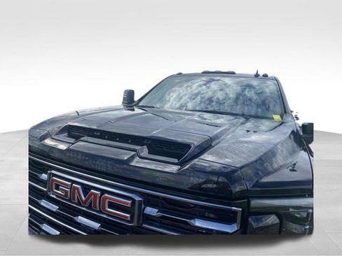 Used 2025 GMC Sierra 3500 AT4 w/ AT4 Premium Plus Package AWD/4WD image 12