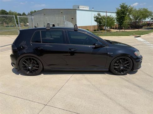 Used 2017 Volkswagen Golf 4-Door AWD/4WD image 8