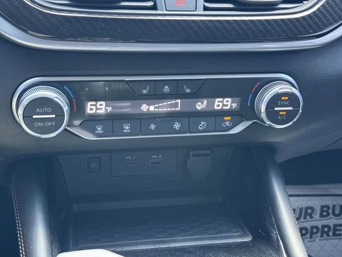 Used 2024 Nissan Altima 2.0 SR FWD image 30