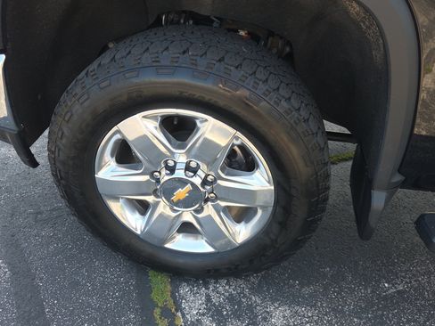 Used 2022 Chevrolet Silverado 2500 LTZ AWD/4WD image 6