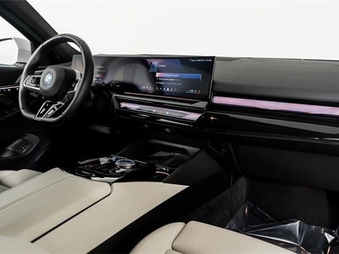 Used 2025 BMW i5 xDrive40 w/ M Sport Package image 62