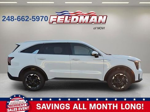 Used 2025 Kia Sorento S image 7