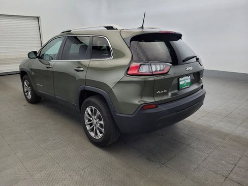 Used 2019 Jeep Cherokee Latitude Plus w/ Cold Weather Group AWD/4WD image 5