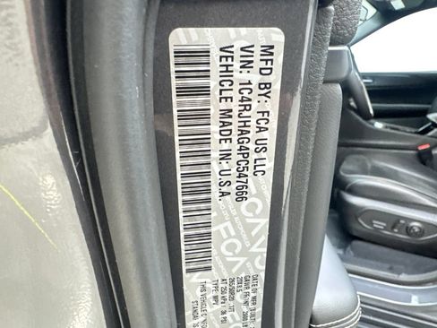 Used 2023 Jeep Grand Cherokee Altitude AWD/4WD image 90