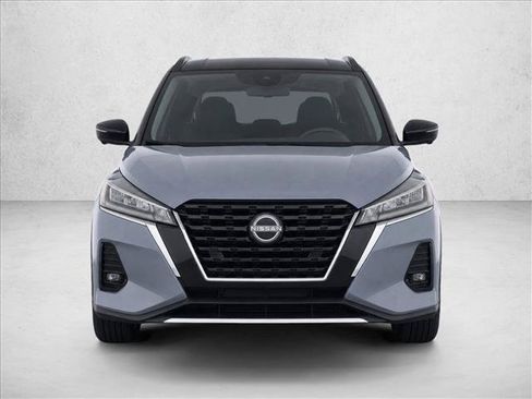 Used 2023 Nissan Kicks SR FWD image 2