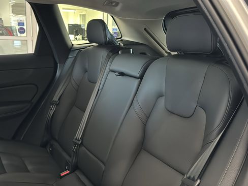 Certified 2025 Volvo XC60 B5 Plus AWD/4WD image 26