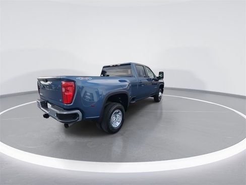 New 2026 Chevrolet Silverado 3500 LT image 8