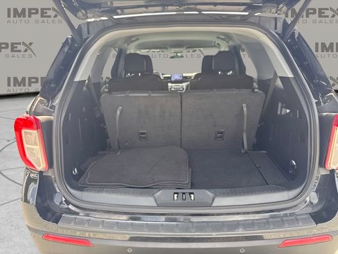 Used 2023 Ford Explorer XLT w/ Equipment Group 202A AWD/4WD image 21