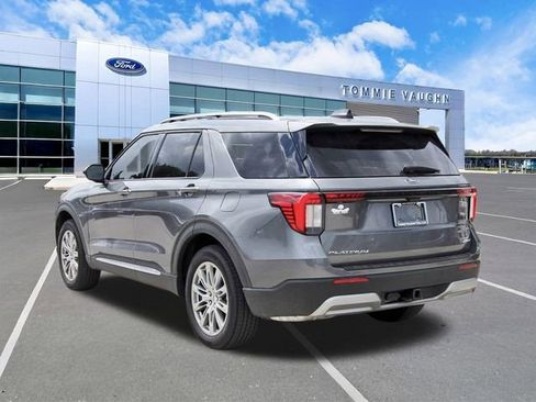 Used 2026 Ford Explorer Platinum image 2