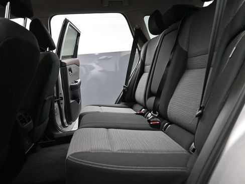 Used 2023 Nissan Rogue SV AWD/4WD image 16